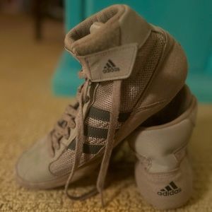 Teen boys size 8.5 wrestling shoes.